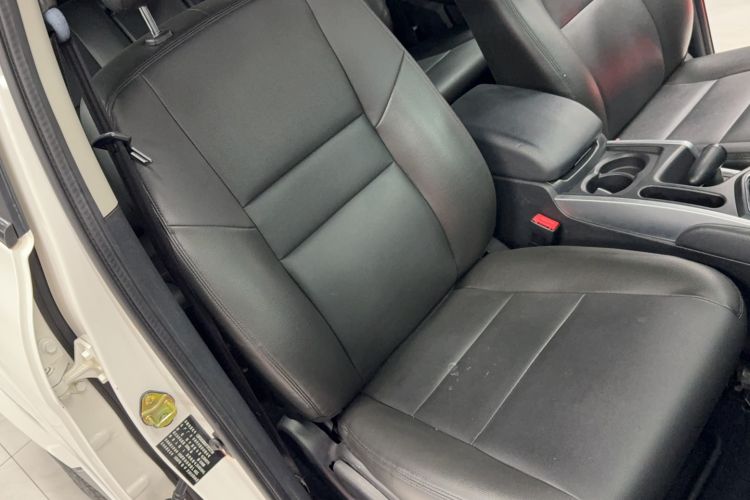 Used JMC Yusheng S350 2013 2.4T Automatic 4x4 Diesel Luxury 5-Seater Right Front Seat