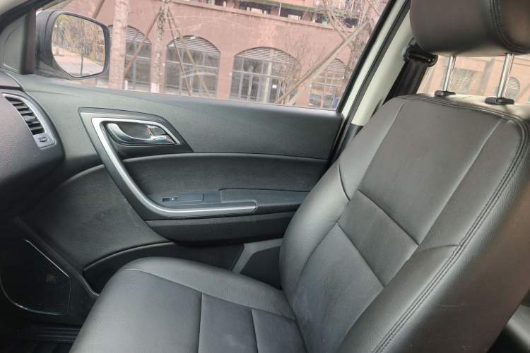 Used JMC Yusheng S350 2013 2.4T Manual Two-Wheel Drive Diesel Luxury 7-Seater Right Front Seat
