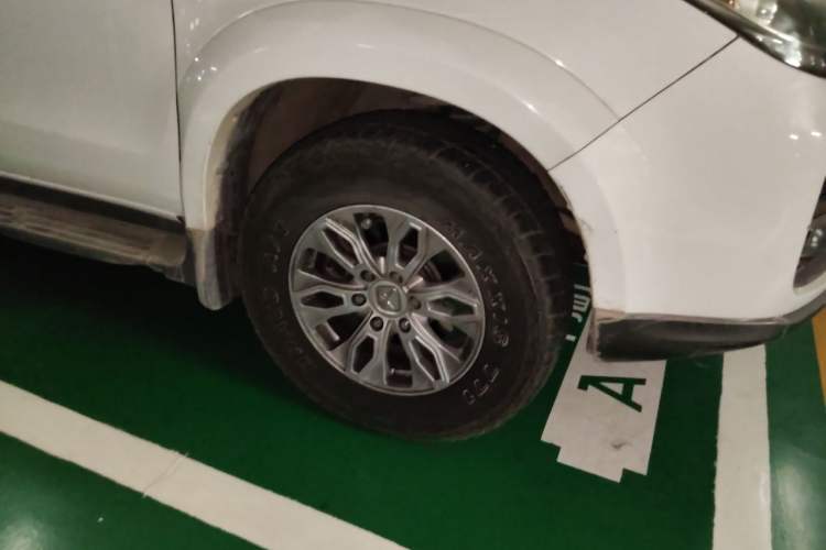 Used JMC Yusheng S350 2013 2.4T Automatic 2WD Diesel Luxury 7-Seater Right Front Wheel Hub