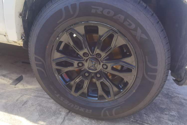 Used JMC Yusheng S350 2013 2.4T Manual 4x4 Diesel Luxury Edition 5 Seats Right Front Wheel Hub