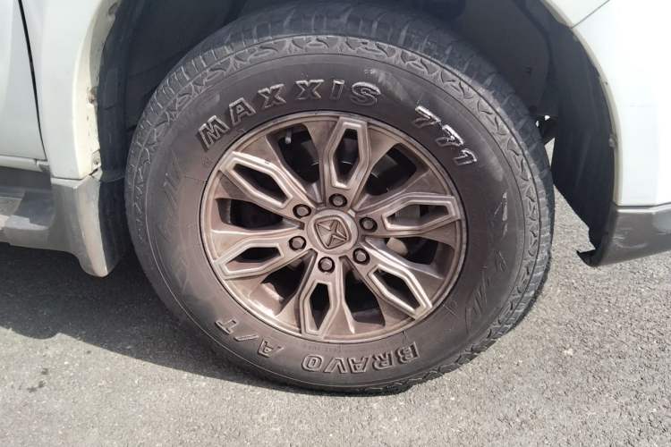 Used JMC Yusheng S350 2013 2.4T Manual Two-Wheel Drive Diesel Luxury Edition 5 Seats Right Front Wheel Hub