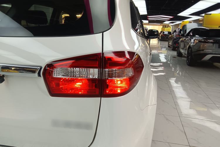 Used JMC Yusheng S350 2013 2.4T Automatic 2WD Diesel Ultra-Luxury 7-Seater Right Rear Taillight