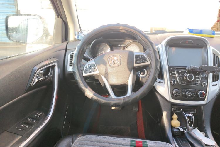 Used JMC Yusheng S350 2013 2.4T Automatic 2WD Diesel Luxury Edition 5 Seats Steering Wheel