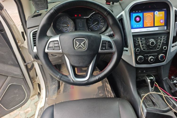 Used JMC Yusheng S350 2013 2.4T Automatic 2WD Diesel Luxury Edition 5 Seats Steering Wheel
