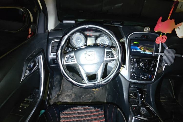 Used JMC Yusheng S350 2013 2.4T Automatic 2WD Diesel Luxury Edition 5 Seats Steering Wheel