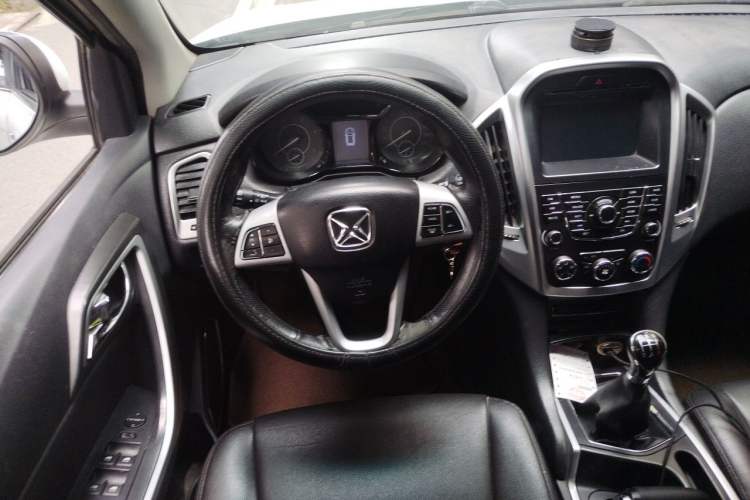 Used JMC Yusheng S350 2013 2.4T Manual 4x4 Diesel Luxury Edition 5 Seats Steering Wheel
