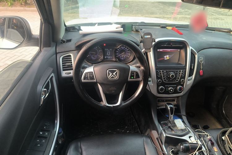 Used JMC Yusheng S350 2013 2.4T Automatic 2WD Diesel Luxury Edition 5 Seats Steering Wheel