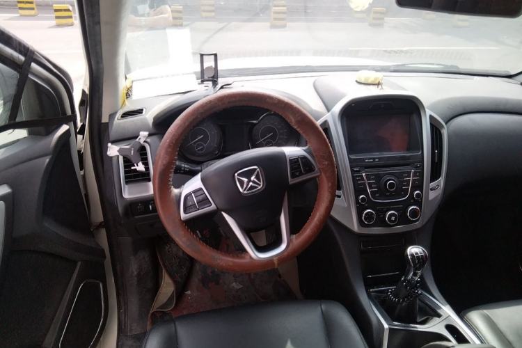 Used JMC Yusheng S350 2013 2.4T Manual Two-Wheel Drive Diesel Luxury Edition 5 Seats Steering Wheel