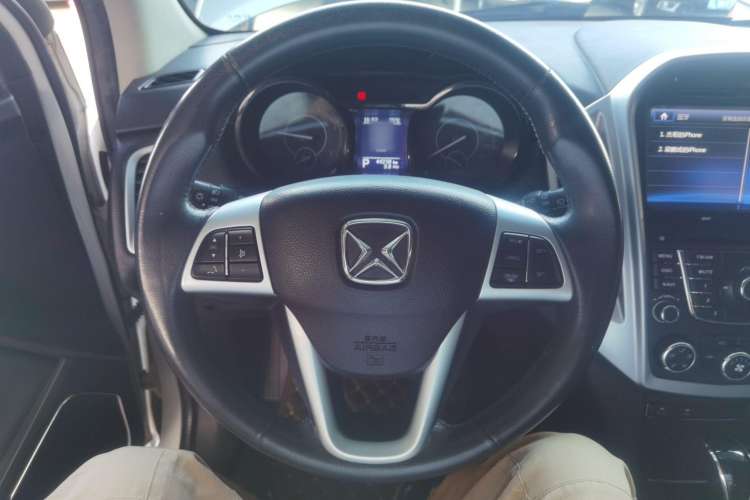 Used JMC Yusheng S350 2013 2.4T Automatic 2WD Diesel Ultra-Luxury 5-Seater Steering Wheel