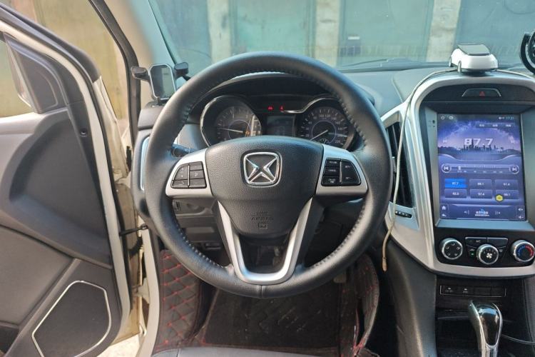 Used JMC Yusheng S350 2013 2.4T Automatic 2WD Diesel Luxury Edition 5 Seats Steering Wheel