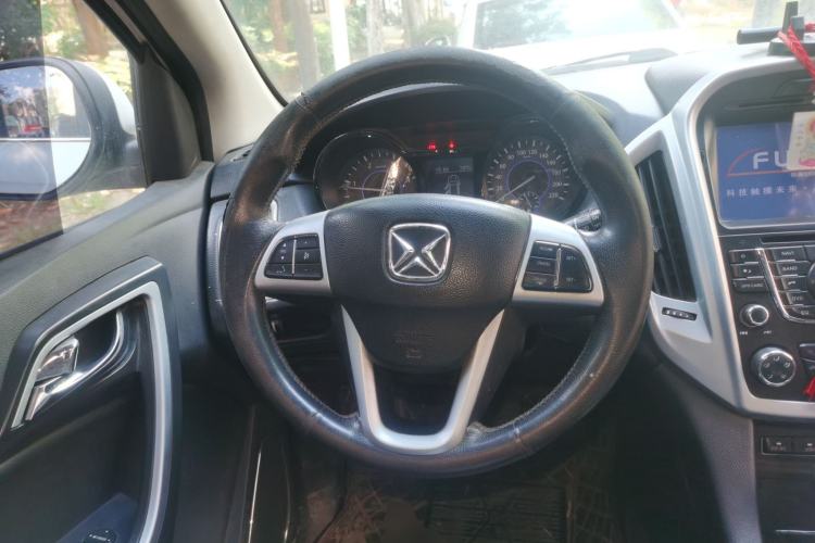Used JMC Yusheng S350 2013 2.4T Automatic 2WD Diesel Luxury Edition 5 Seats Steering Wheel