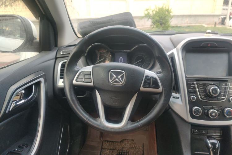 Used JMC Yusheng S350 2013 2.4T Automatic 2WD Diesel Luxury 7-Seater Steering Wheel