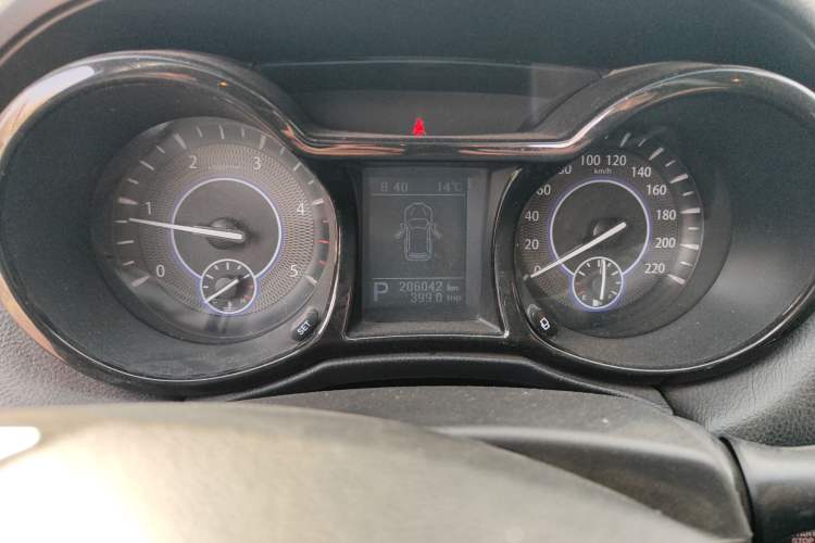 Used JMC Yusheng S350 2013 2.4T Automatic 2WD Diesel Luxury Edition 5 Seats Instrument Cluster