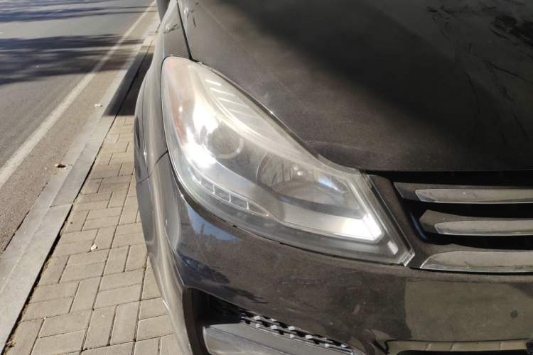 Used JMC Yusheng S350 2014 2.4T Automatic 2WD Diesel Luxury Version with Sunroof 5 Seats Exterior 6