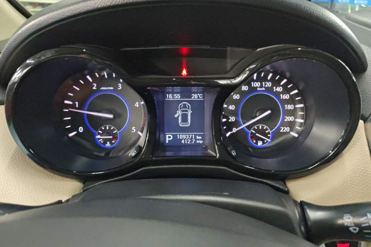 Used JMC Yusheng S350 2014 2.4T Automatic 2WD Diesel Luxury Version with Sunroof 5 Seats Instrument Cluster