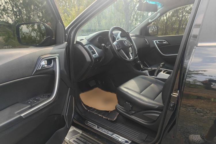 Used JMC Yusheng S350 2014 2.4T Automatic 2WD Diesel Luxury Version with Sunroof 5 Seats Interior 2