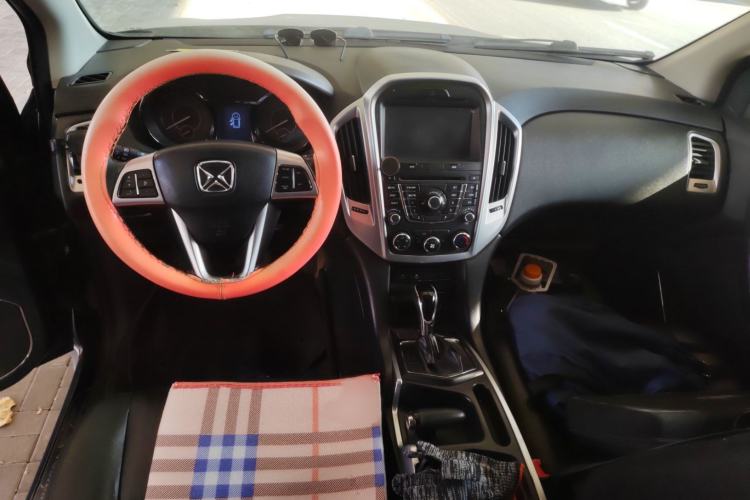 Used JMC Yusheng S350 2014 2.4T Automatic 2WD Diesel Luxury Version with Sunroof 5 Seats Interior 2