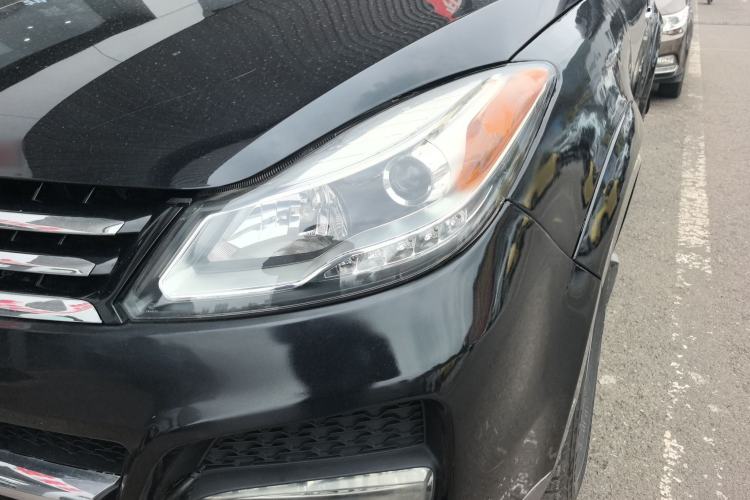 Used JMC Yusheng S350 2014 2.4T Automatic 2WD Diesel Luxury Version with Sunroof 5 Seats Left Front Headlight