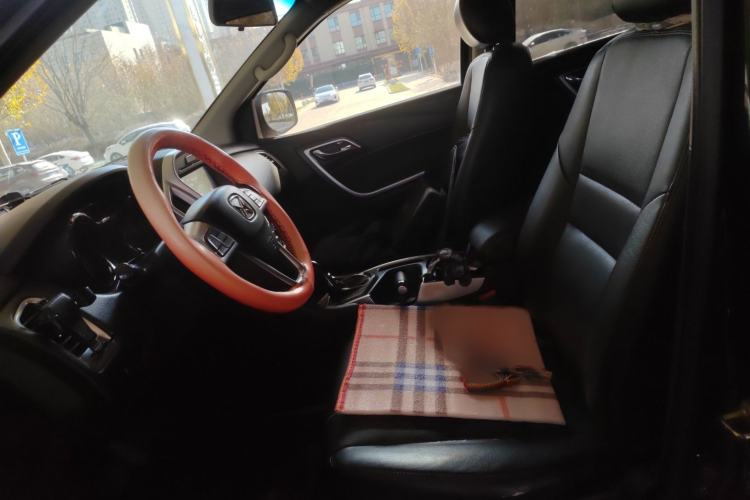 Used JMC Yusheng S350 2014 2.4T Automatic 2WD Diesel Luxury Version with Sunroof 5 Seats Left Front Seat
