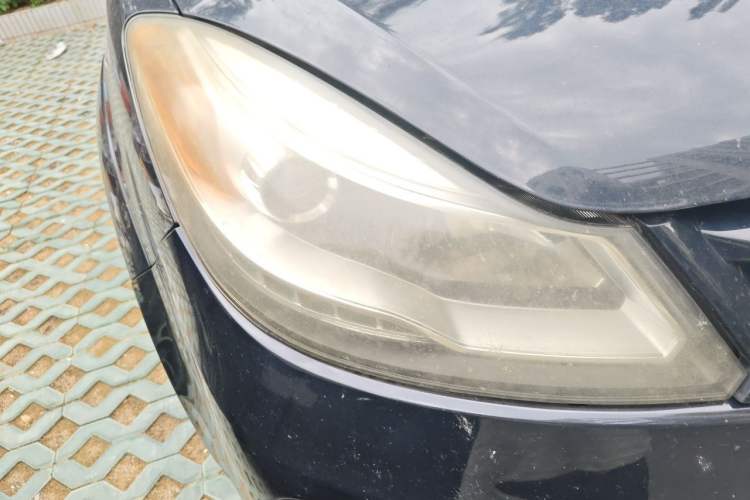 Used JMC Yusheng S350 2014 2.4T Automatic 2WD Diesel Luxury Version with Sunroof 7 Seats Right Front Headlight