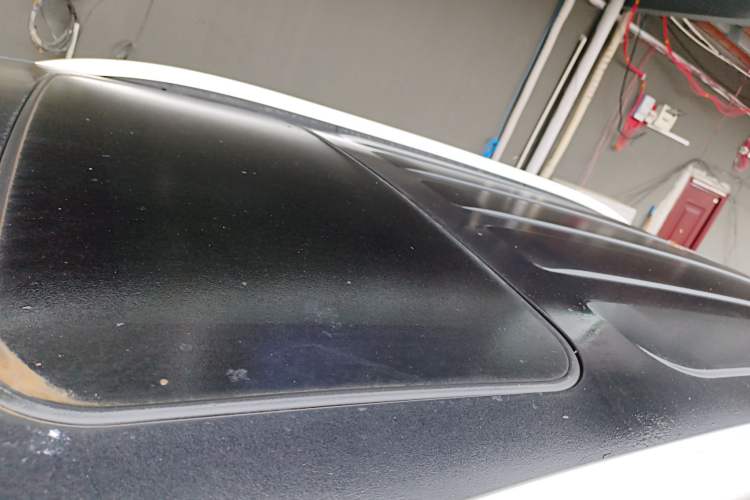 Used JMC Yusheng S350 2014 2.4T Automatic 2WD Diesel Luxury Version with Sunroof 5 Seats Roof