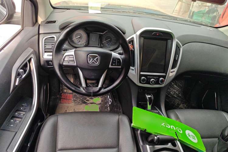 Used JMC Yusheng S350 2014 2.4T Automatic 2WD Diesel Luxury Version with Sunroof 7 Seats Steering Wheel