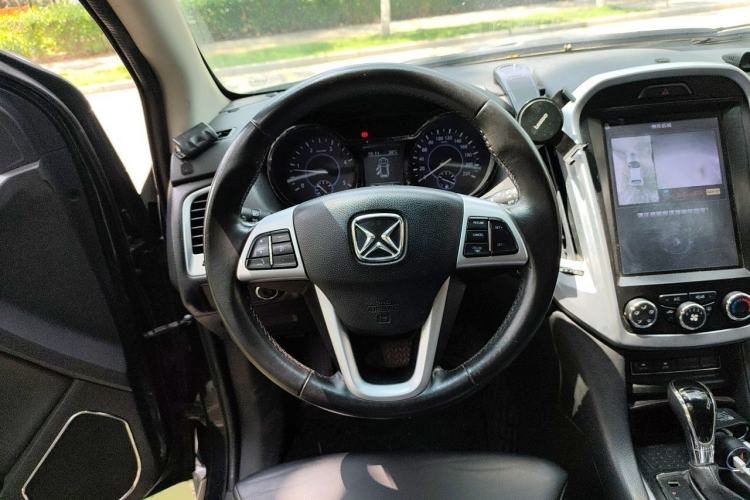 Used JMC Yusheng S350 2014 2.4T Automatic 4x4 Diesel Luxury Version with Sunroof 7 Seats Steering Wheel