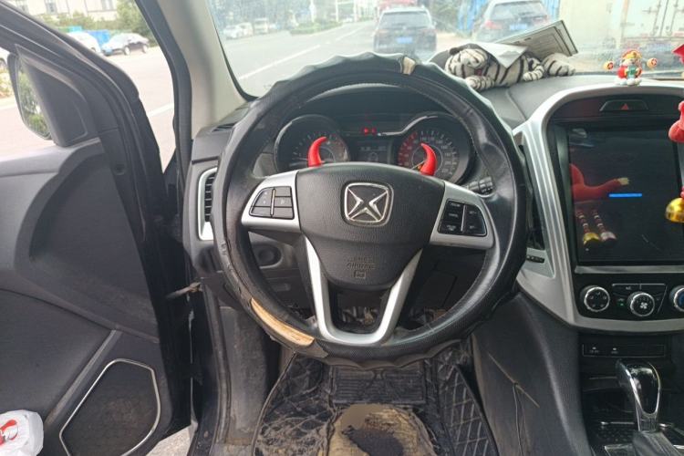 Used JMC Yusheng S350 2014 2.4T Automatic 2WD Diesel Luxury Version with Sunroof 5 Seats Steering Wheel