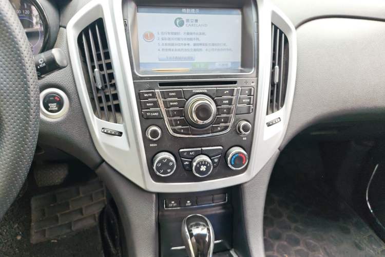 Used JMC Yusheng S350 2014 2.4T Automatic 2WD Diesel Luxury Version with Sunroof 5 Seats Audio And AC Panel