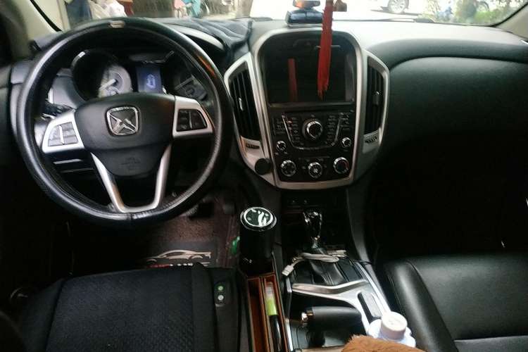 Used JMC Yusheng S350 2014 2.4T Automatic 2WD Diesel Luxury Version with Sunroof 7 Seats Center Console