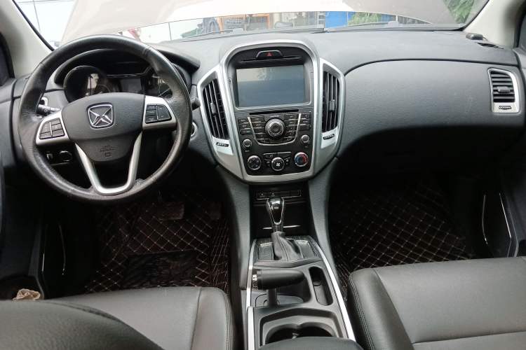 Used JMC Yusheng S350 2014 2.4T Automatic 4x4 Diesel Luxury Version with Sunroof 5 Seats Center Console