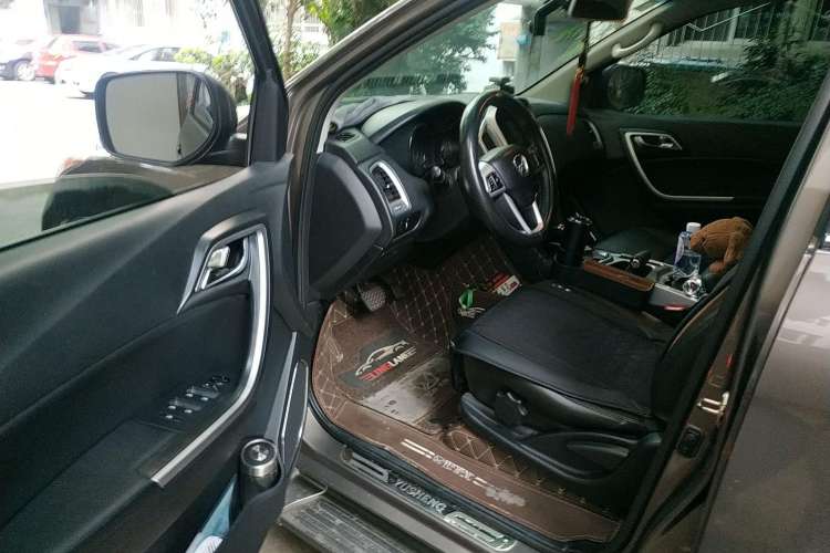 Used JMC Yusheng S350 2014 2.4T Automatic 2WD Diesel Luxury Version with Sunroof 7 Seats Driver Seat