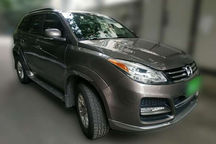 Used JMC Yusheng S350 2014 2.4T Automatic 2WD Diesel Luxury Version with Sunroof 7 Seats Front Right 45 Deg