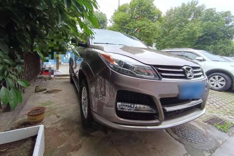 Used JMC Yusheng S350 2014 2.4T Automatic 4x4 Diesel Luxury Version with Sunroof 5 Seats Front Right 45 Deg