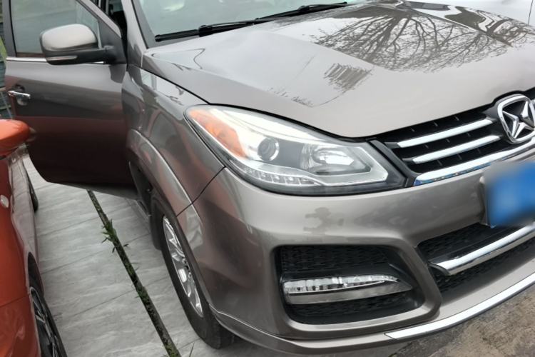 Used JMC Yusheng S350 2014 2.4T Automatic 2WD Diesel Luxury Version with Sunroof 7 Seats Front Right 45 Deg