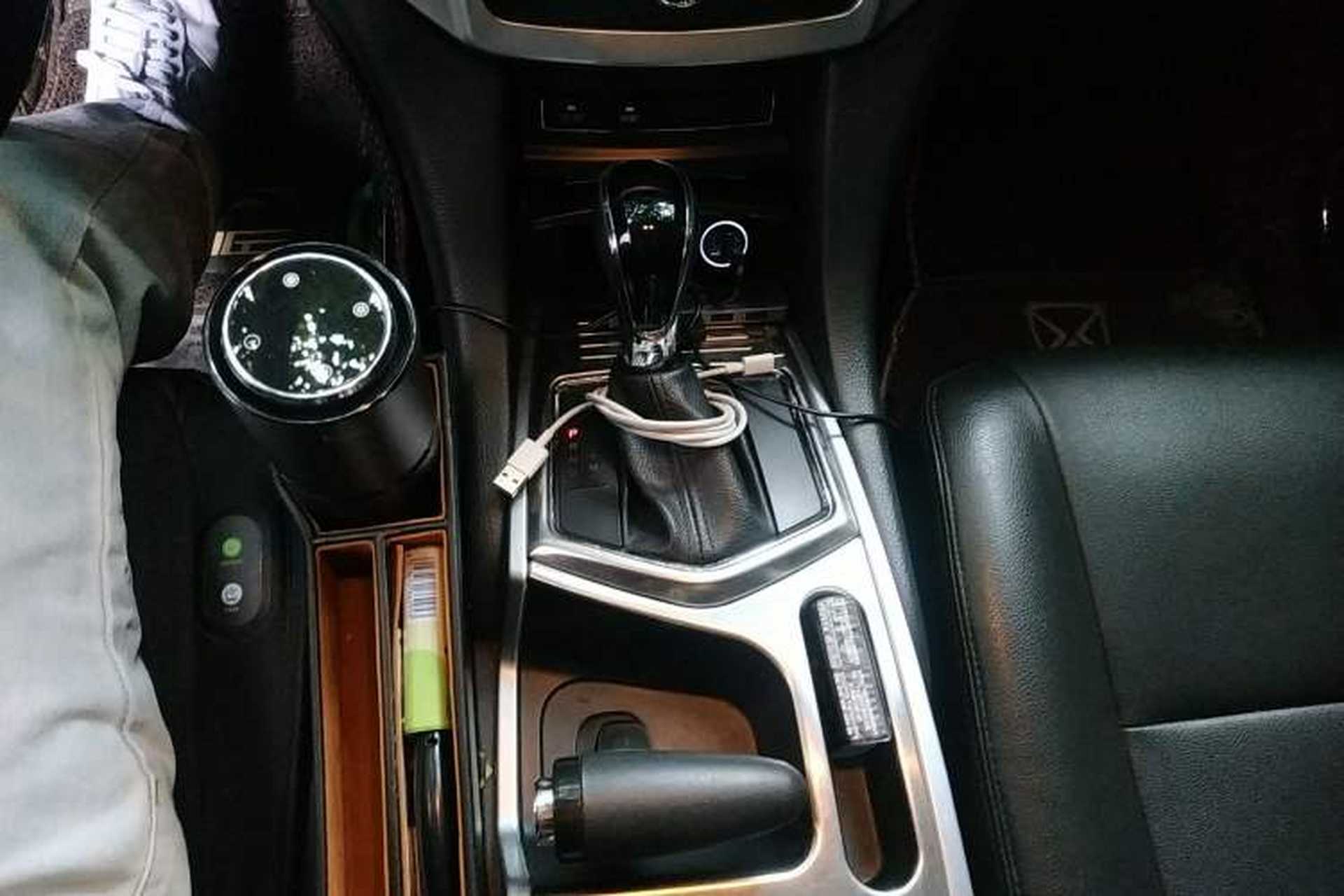 Used JMC Yusheng S350 2014 2.4T Automatic 2WD Diesel Luxury Version with Sunroof 7 Seats Gear Lever
