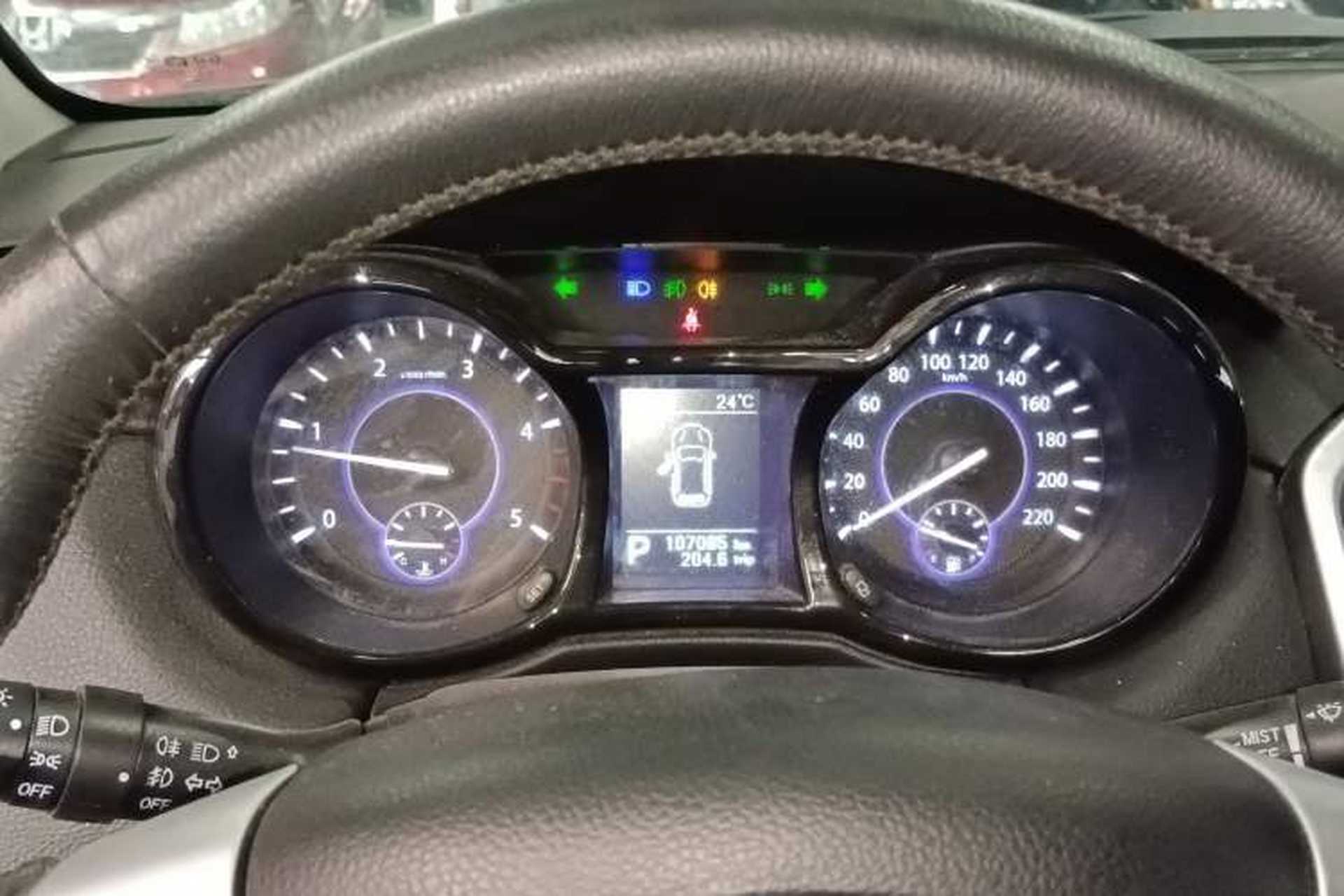 Used JMC Yusheng S350 2014 2.4T Automatic 2WD Diesel Luxury Version with Sunroof 5 Seats Instrument Cluster