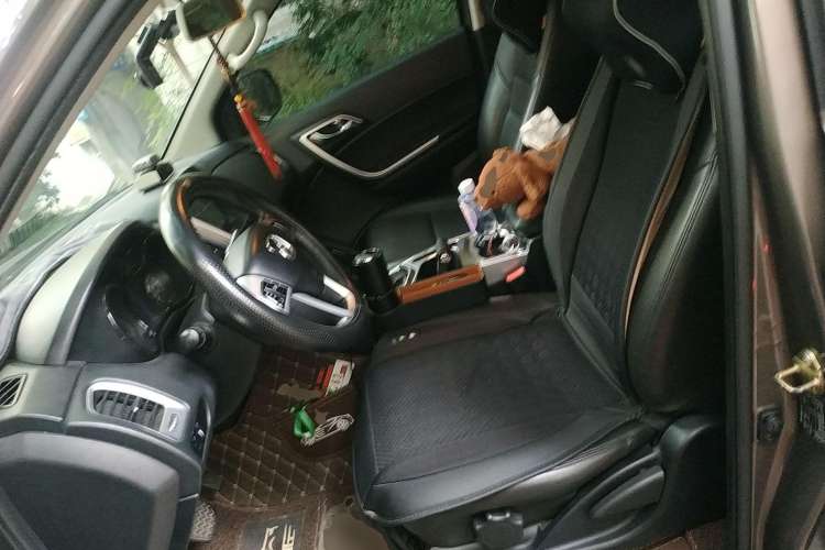 Used JMC Yusheng S350 2014 2.4T Automatic 2WD Diesel Luxury Version with Sunroof 7 Seats Left Front Seat