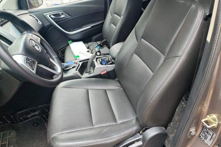 Used JMC Yusheng S350 2014 2.4T Automatic 2WD Diesel Luxury Version with Sunroof 5 Seats Left Front Seat