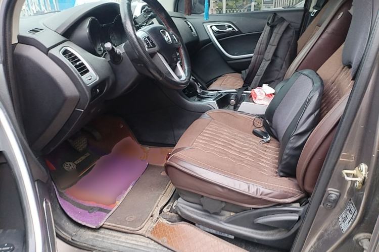 Used JMC Yusheng S350 2014 2.4T Automatic 2WD Diesel Luxury Version with Sunroof 5 Seats Left Front Seat