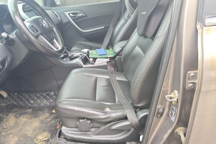 Used JMC Yusheng S350 2014 2.4T Automatic 2WD Diesel Luxury Version with Sunroof 5 Seats Left Front Seat
