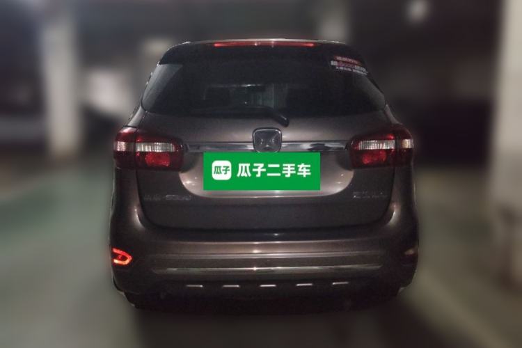 Used JMC Yusheng S350 2014 2.4T Automatic 2WD Diesel Luxury Version with Sunroof 5 Seats Rear