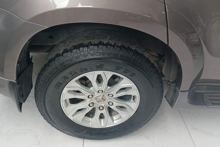 Used JMC Yusheng S350 2014 2.4T Automatic 2WD Diesel Luxury Version with Sunroof 5 Seats Right Rear Wheel Hub