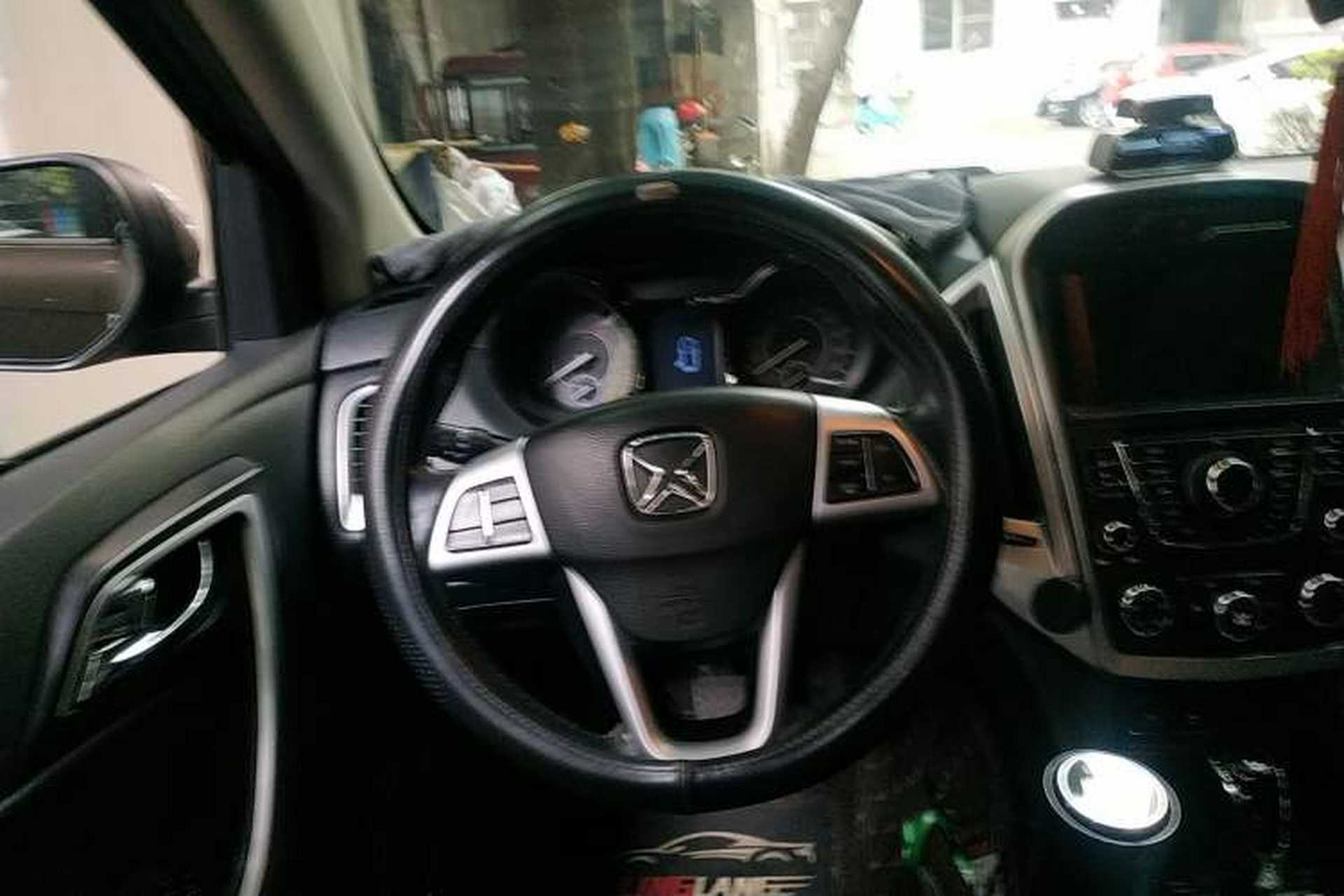 Used JMC Yusheng S350 2014 2.4T Automatic 2WD Diesel Luxury Version with Sunroof 7 Seats Steering Wheel