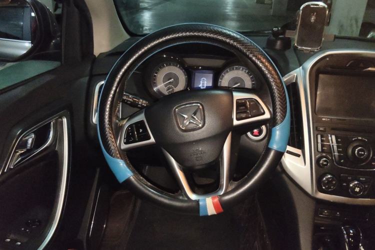Used JMC Yusheng S350 2014 2.4T Automatic 2WD Diesel Luxury Version with Sunroof 5 Seats Steering Wheel