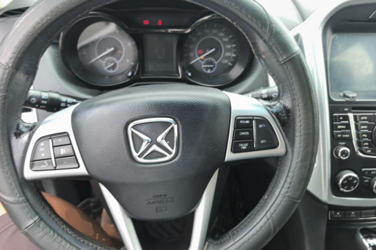 Used JMC Yusheng S350 2014 2.4T Automatic 2WD Diesel Luxury Version with Sunroof 7 Seats Steering Wheel