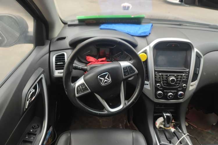 Used JMC Yusheng S350 2014 2.4T Automatic 2WD Diesel Luxury Version with Sunroof 7 Seats Steering Wheel