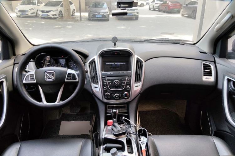 Used JMC Yusheng S350 2014 2.4T Automatic 4x4 Diesel Luxury Version with Sunroof 5 Seats Center Console