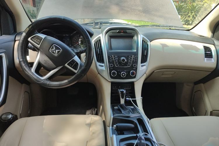 Used JMC Yusheng S350 2014 2.4T Automatic 4x4 Diesel Luxury Version with Sunroof 7 Seats Center Console