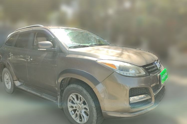 Used JMC Yusheng S350 2014 2.4T Automatic 4x4 Diesel Luxury Version with Sunroof 7 Seats Front Right 45 Deg